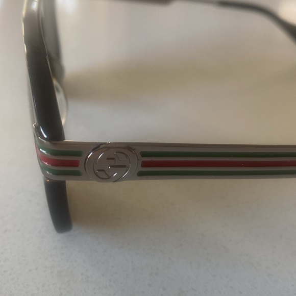 Gucci Sunglasses.  As new.  Perfect Condition - Picture 3 of 9